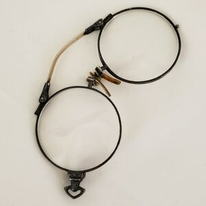 Vintage  (1917) 12k White Gold Filled Pinch Nose Folding Eyeglasses